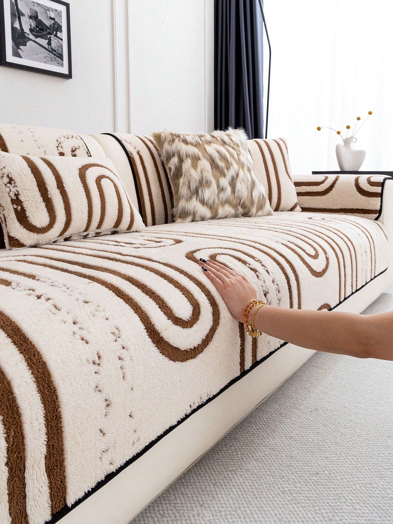 Tail & Timber™ Plush Anti-Scratch Pet Couch Protector