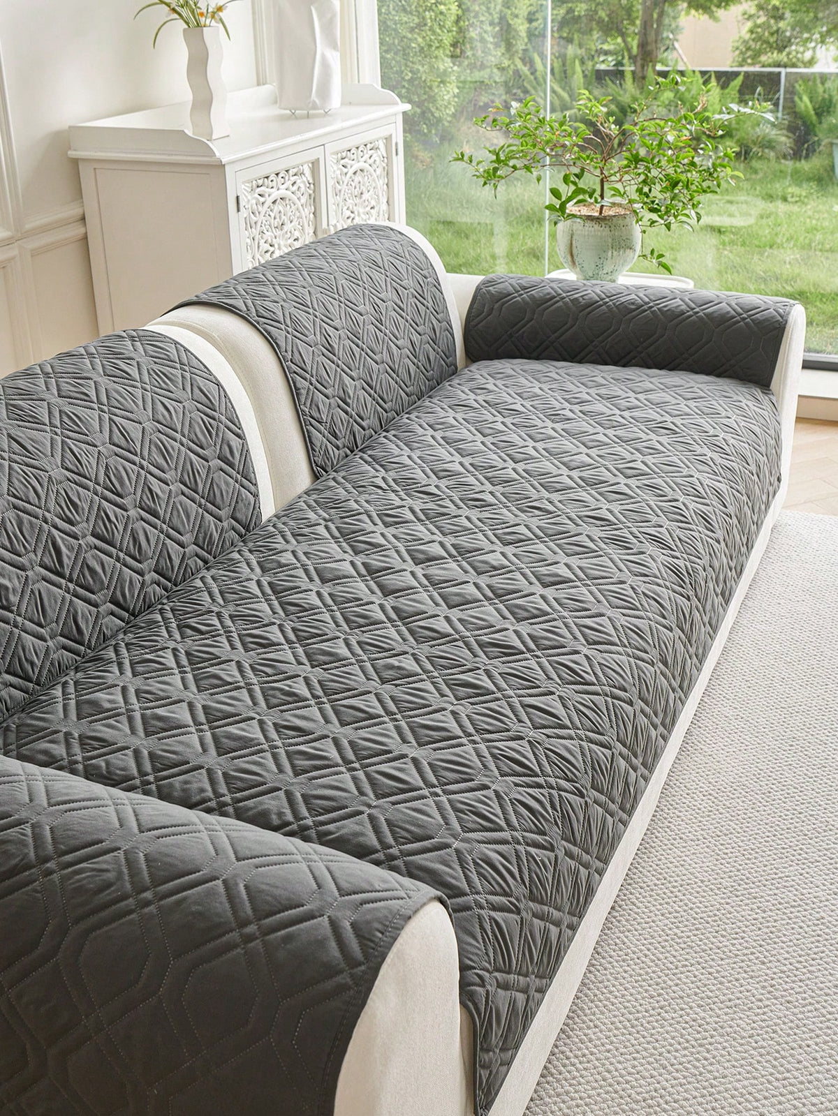 Tail & Timber™ Waterproof Anti-Scratch Pet Couch Protector